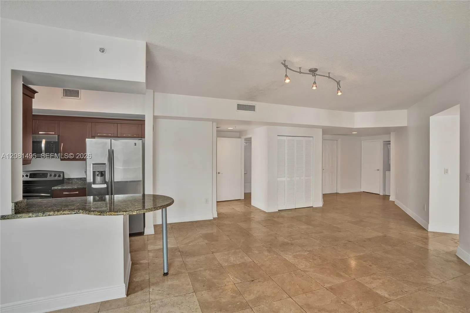 En Venta 7275 SW 90th Street C410, Miami, FL 33156, Miami, FL 33156