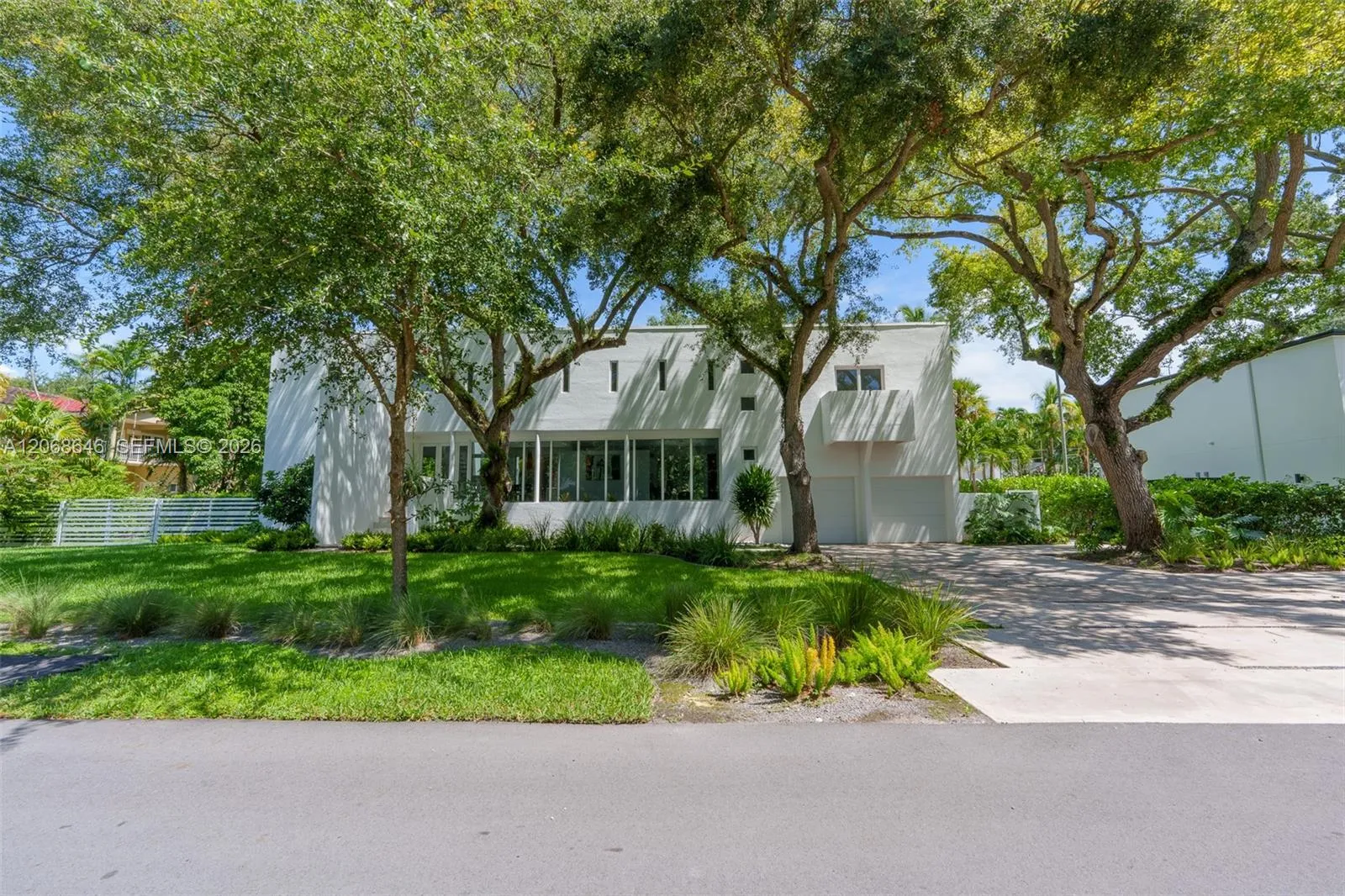 Foto de propiedad en 7277 SW 165th Street, Palmetto Bay, FL 33157 Palmetto Bay con MLS# 