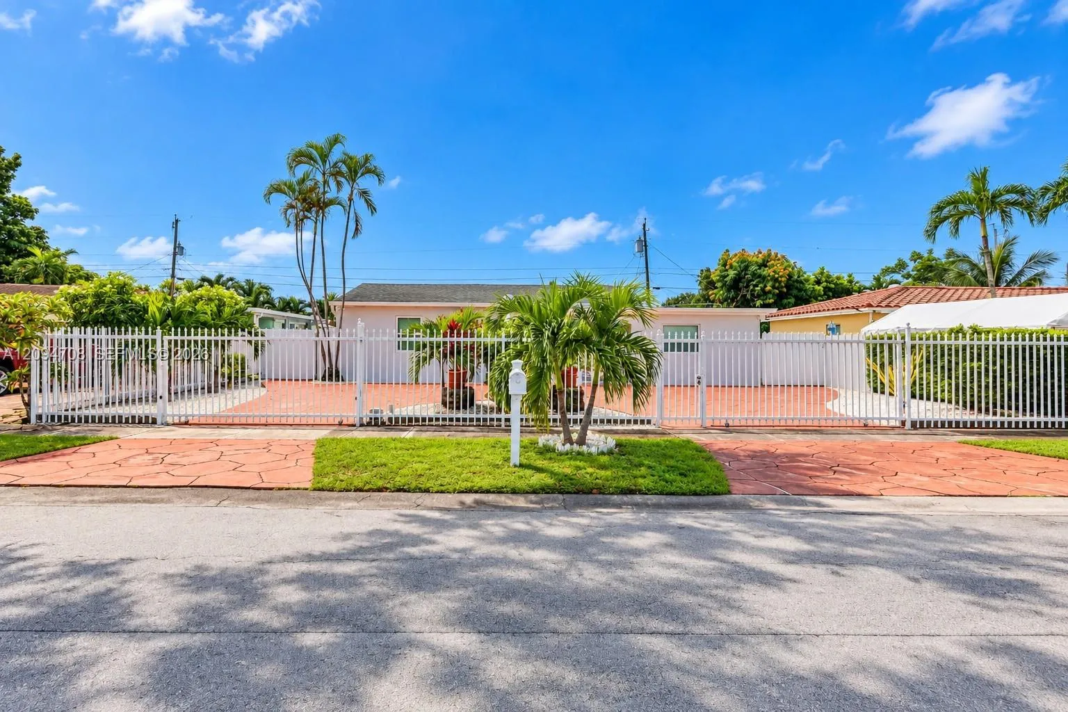 En Venta 7280 SW 13th Street, Miami, FL 33144, Miami, FL 33144