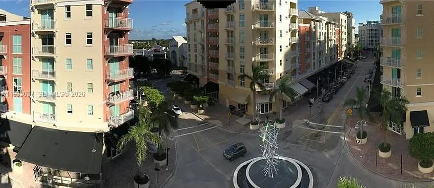 Foto de propiedad en 7280 SW 89th Street D302, Miami, FL 33156 Miami con MLS#