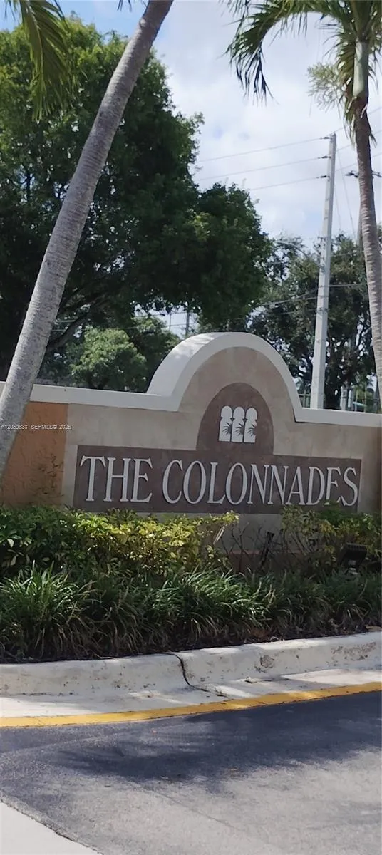 Foto de propiedad en 729 NW 92 Avenue 729, Plantation, FL 33324 Plantation con MLS# 