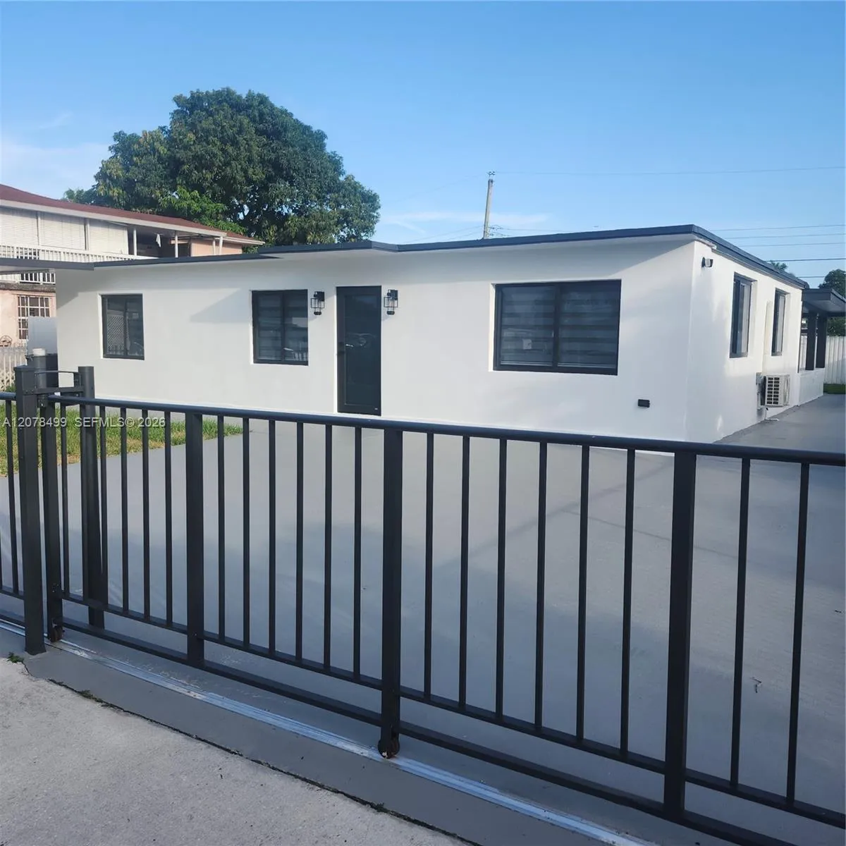 En Venta 730 E 17th Street, Hialeah, FL 33010, Hialeah, FL 33010