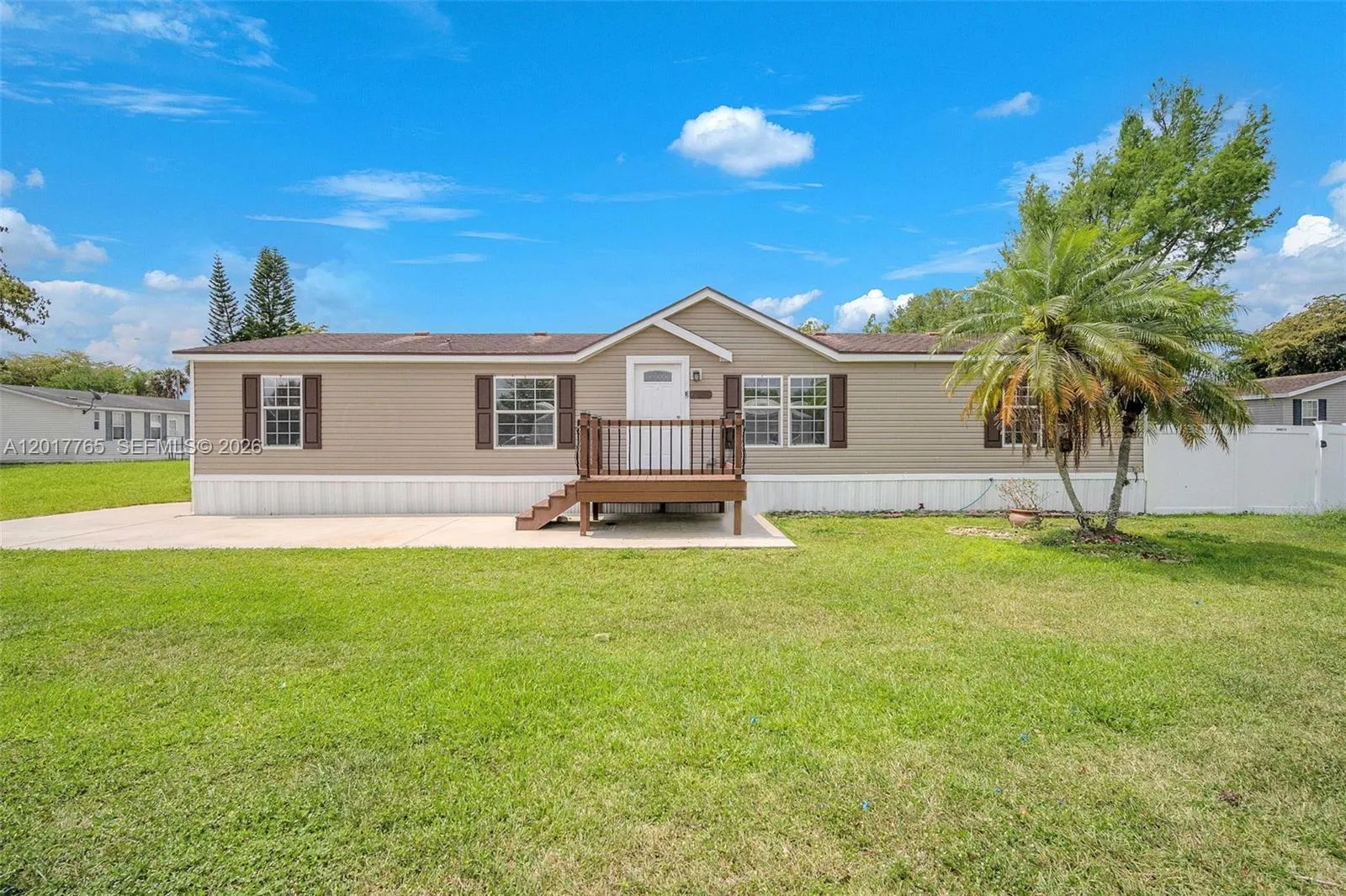 Foto de propiedad en 730 NW 217th Terrace, Pembroke Pines, FL 33029 Pembroke Pines con MLS# 