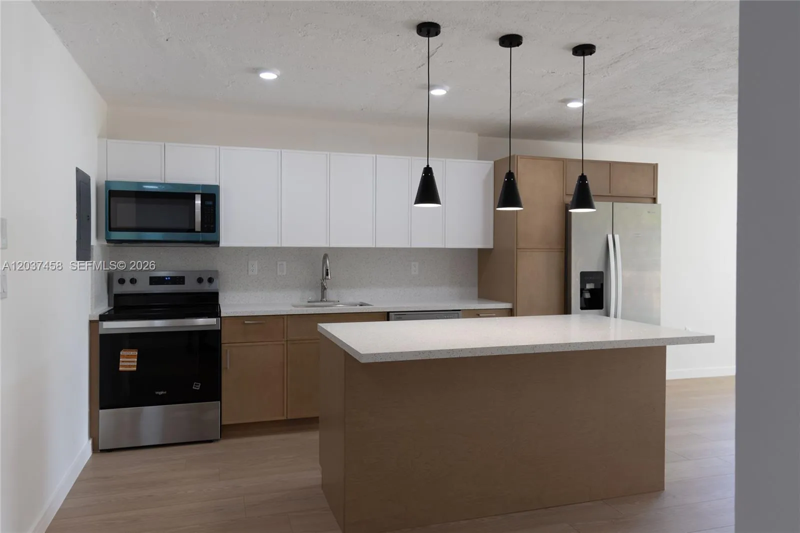 Foto de propiedad en 7300 NW 17th Street 112, Plantation, FL 33313 Plantation con MLS# 