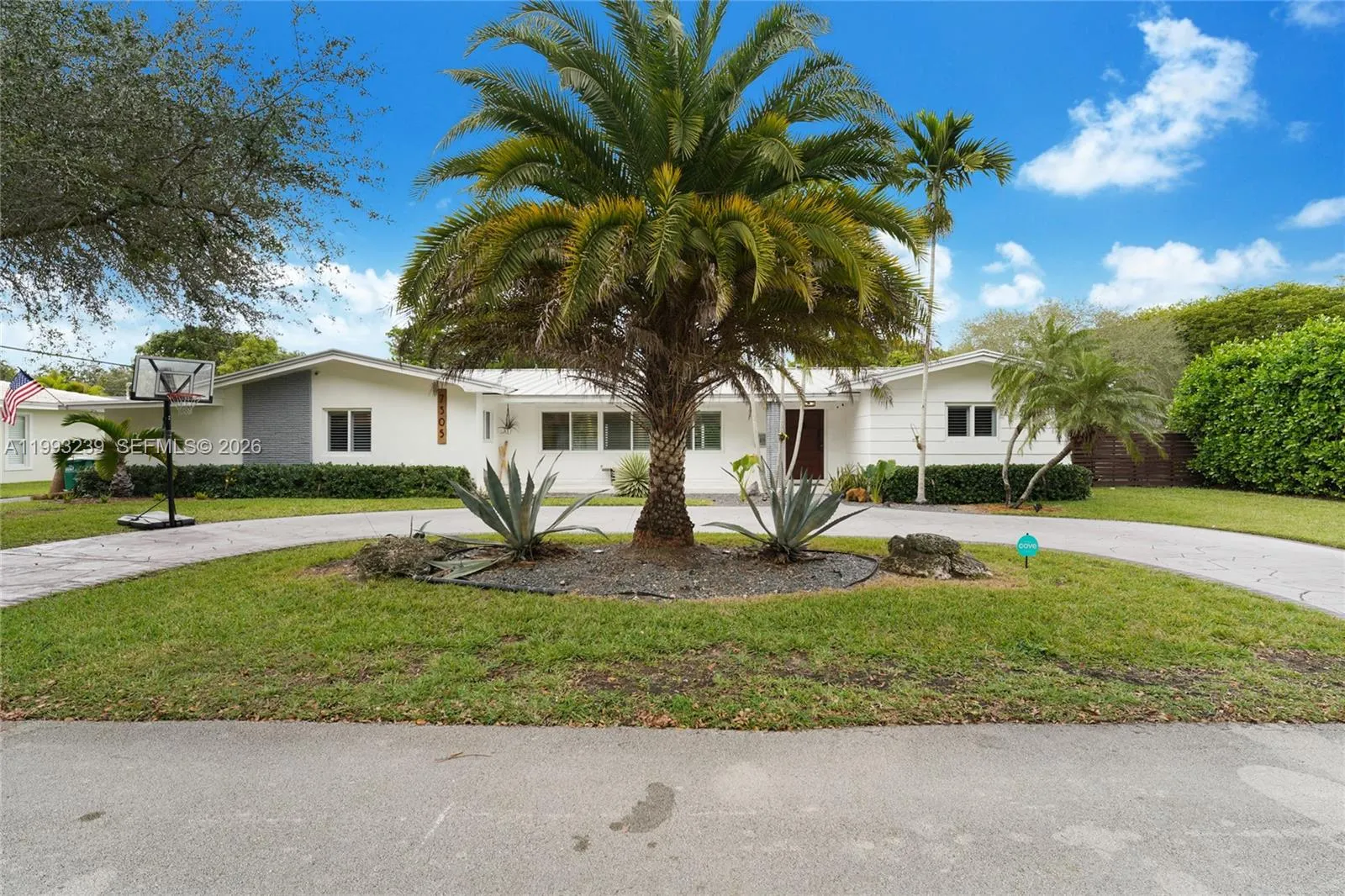 Foto de propiedad en 7305 SW 123rd Terrace, Pinecrest, FL 33156 Pinecrest con MLS# 