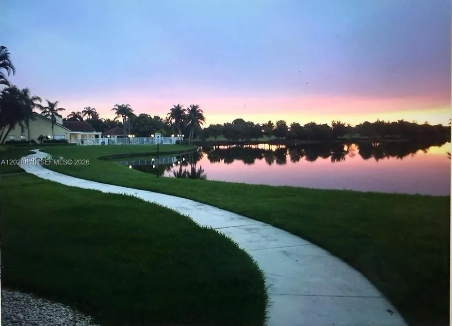 Path way from unit to Clubhouse (very close)