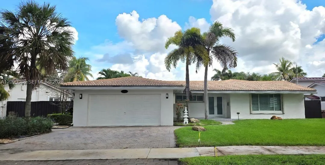 En Venta 7311 Sabal Drive, Miami Lakes, FL 33014, Miami Lakes, FL 33014
