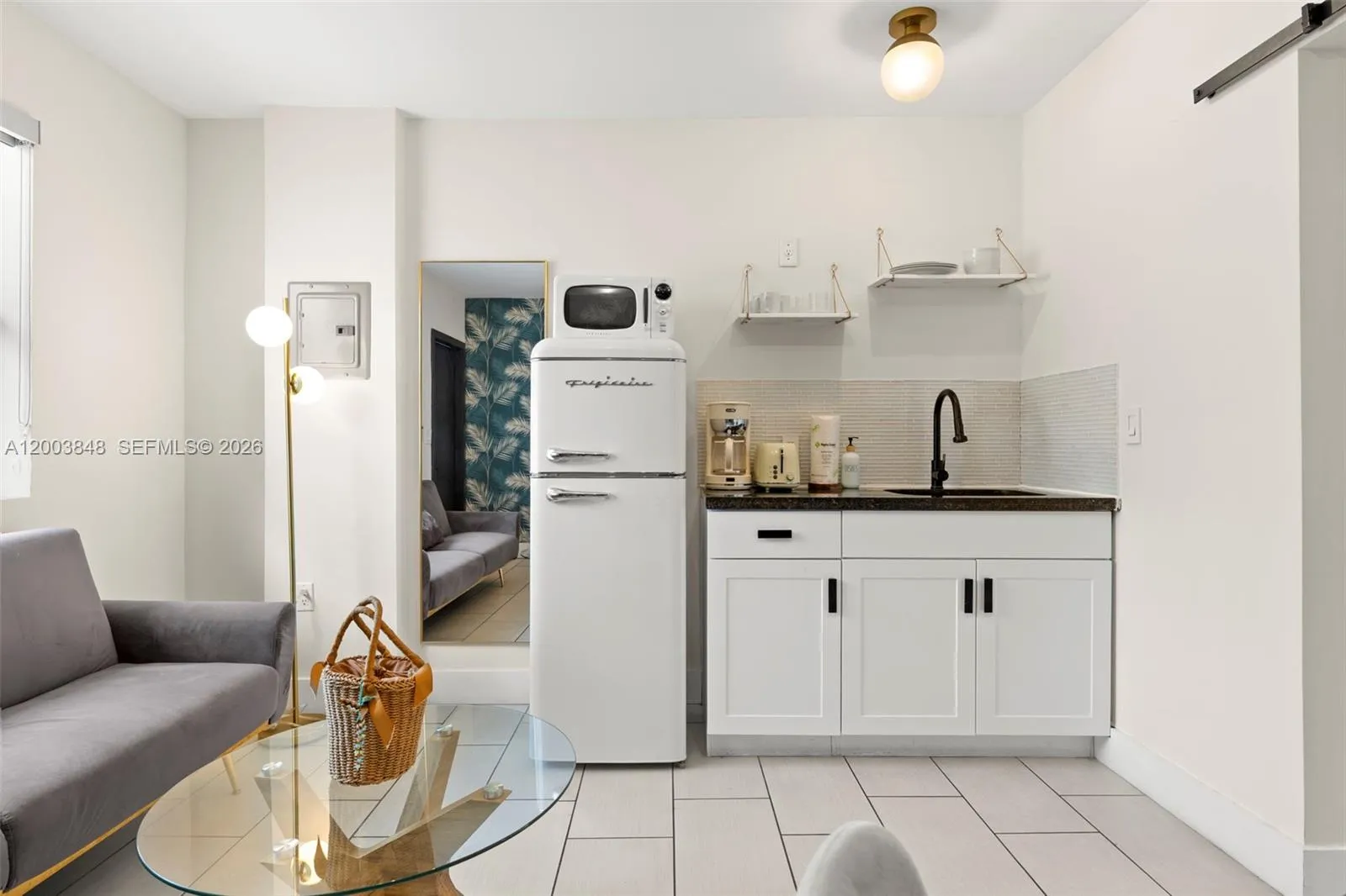 Foto de propiedad en 7320 Byron Avenue, Miami Beach, FL 33141 Miami Beach con MLS# 