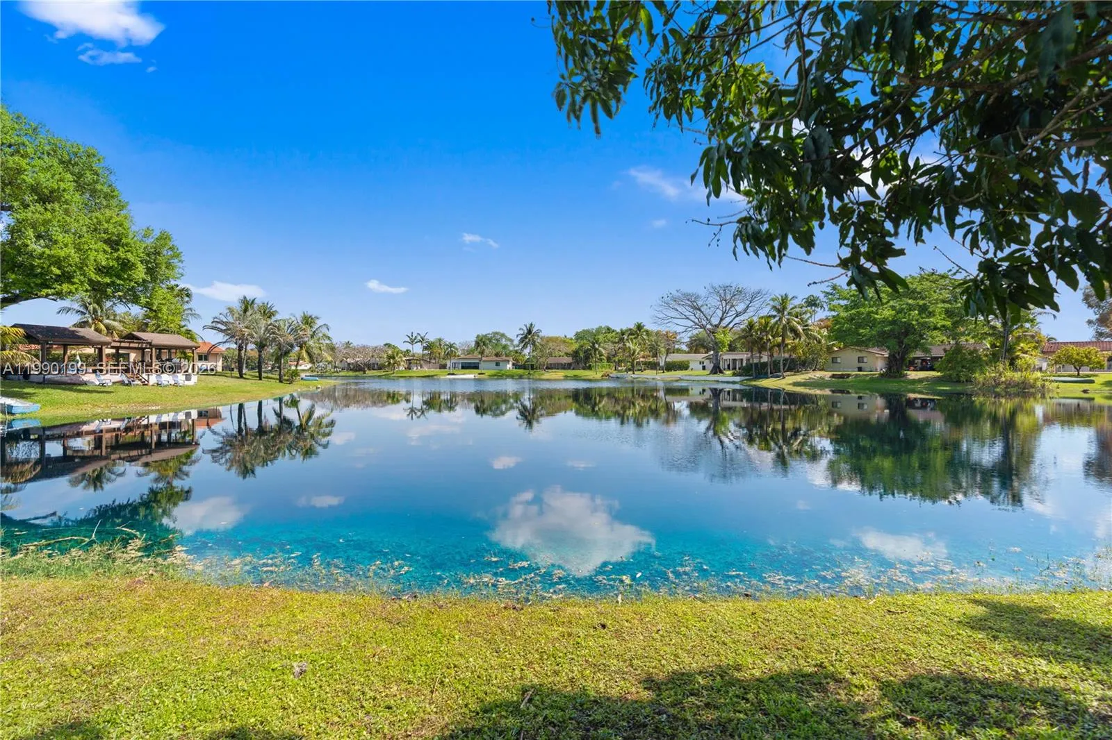 Foto de propiedad en 7327 Sabal Drive, Miami Lakes, FL 33014 Miami Lakes con MLS# 