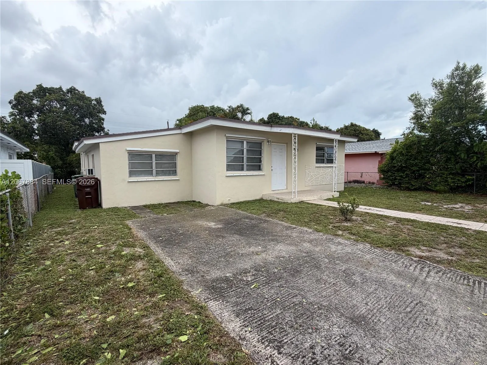 En Venta 733 W 35th Street, Hialeah, FL 33012, Hialeah, FL 33012