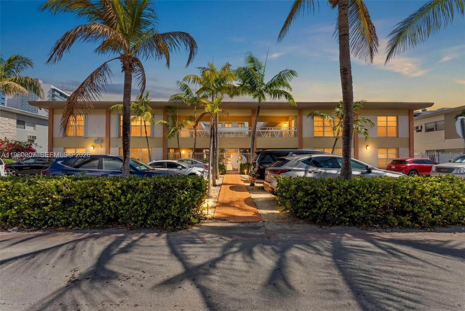 Foto de propiedad en 7331 Gary Avenue 206, Miami Beach, FL 33141 Miami Beach con MLS# 