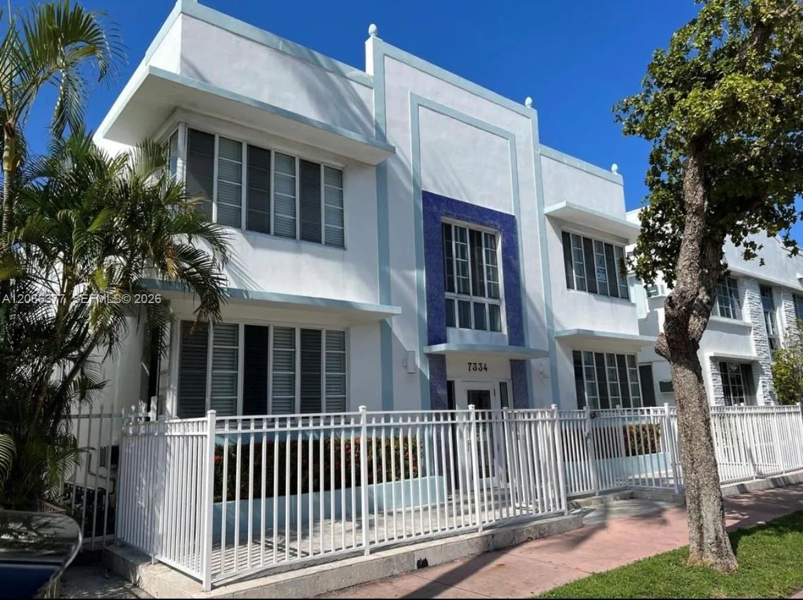 Foto de propiedad en 7334 Harding Avenue 4, Miami Beach, FL 33141 Miami Beach con MLS# 