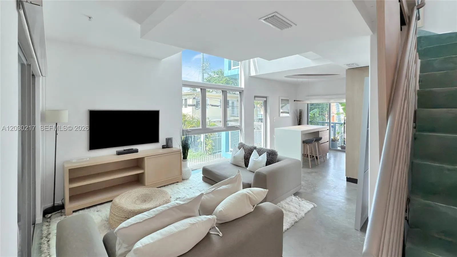 Foto de propiedad en 734 Michigan Avenue, Miami Beach, FL 33139 Miami Beach con MLS# 