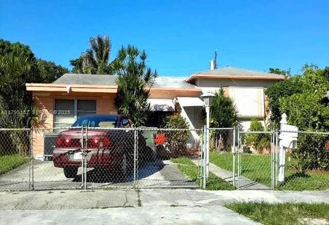 Foto de propiedad en 734 NW 1st Street, Hallandale Beach, FL 33009 Hallandale Beach con MLS# 
