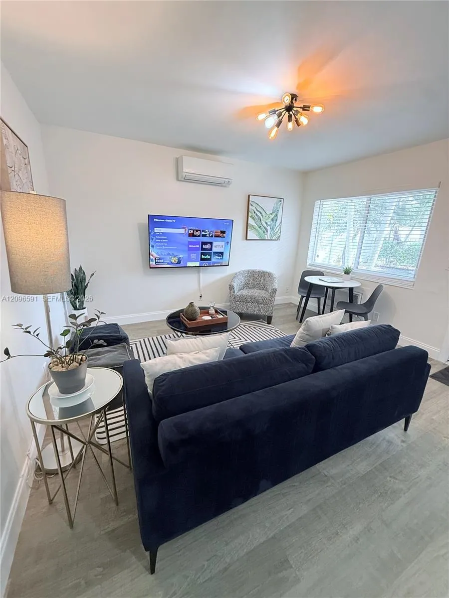 En Renta 735 NE 15th Street 1-4, Fort Lauderdale, FL 33304, Fort Lauderdale, FL 33304