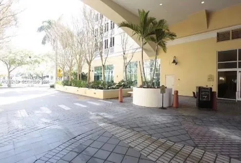 Foto de propiedad en 7350 SW 89th Street 1102S, Miami, FL 33156 Miami con MLS# 