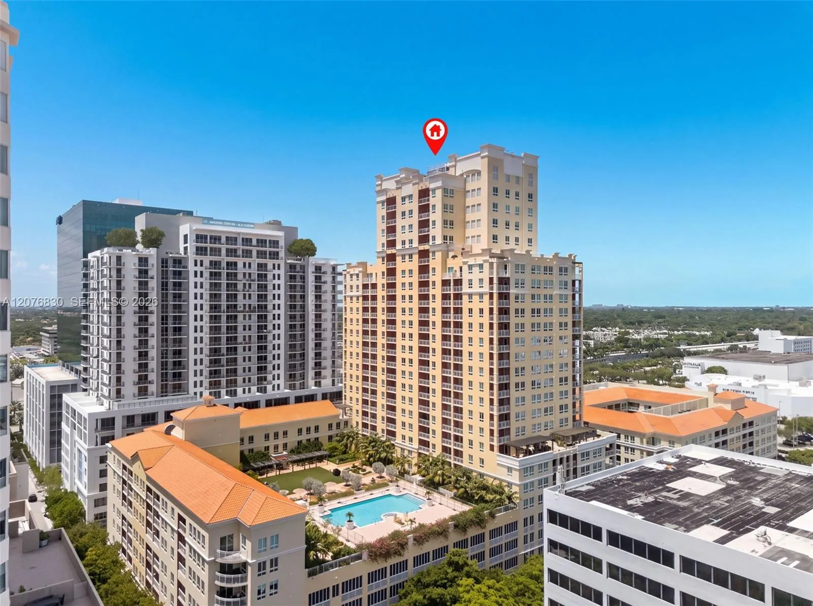 Foto de propiedad en 7350 SW 89th Street 721S, Miami, FL 33156 Miami con MLS# 