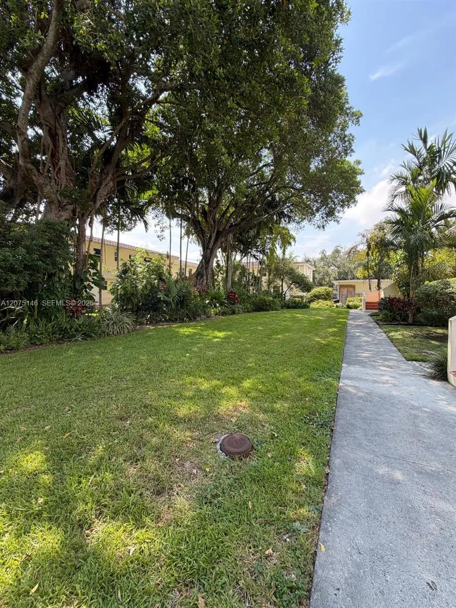Foto de propiedad en 736 NE 92nd Street 2K, Miami Shores, FL 33138 Miami Shores con MLS# 