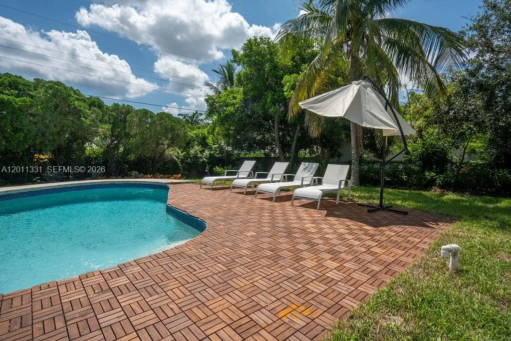 En Renta 736 Prosperity Farms Road, North Palm Beach, FL 33408, North Palm Beach, FL 33408