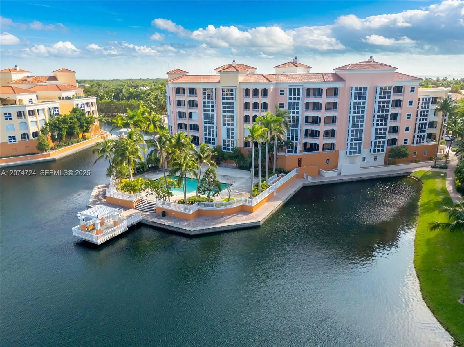 En Venta 737 Crandon Boulevard PH-1, Key Biscayne, FL 33149, Key Biscayne, FL 33149