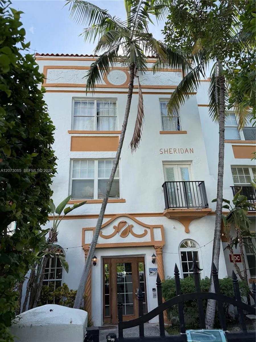 Foto de propiedad en 737 Jefferson Avenue 303, Miami Beach, FL 33139 Miami Beach con MLS# 