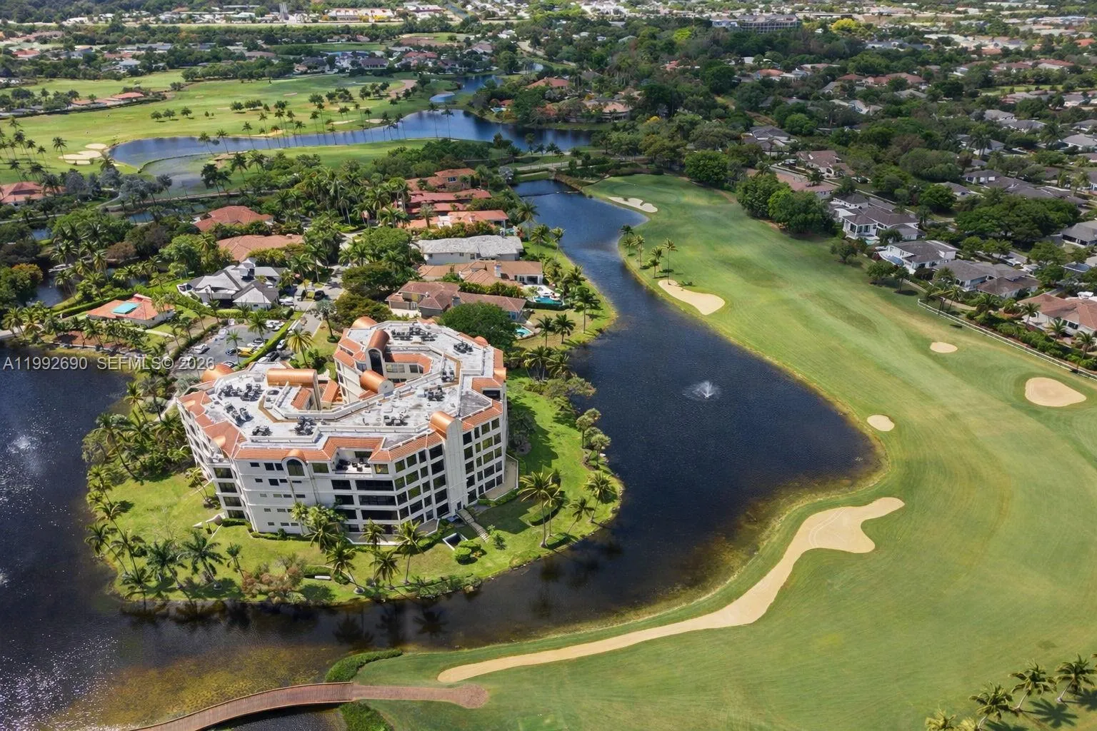 Foto de propiedad en 7383 Orangewood Lane 301, Boca Raton, FL 33433 Boca Raton con MLS# 