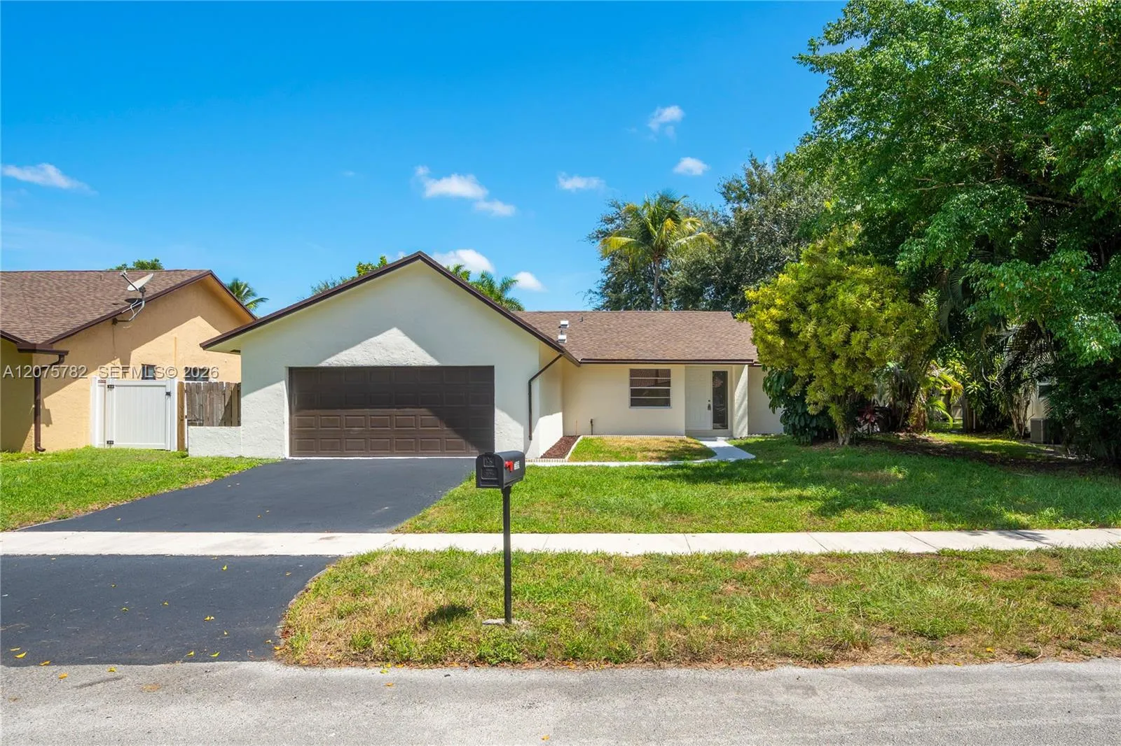 En Venta 7389 NW 48th Place, Lauderhill, FL 33319, Lauderhill, FL 33319