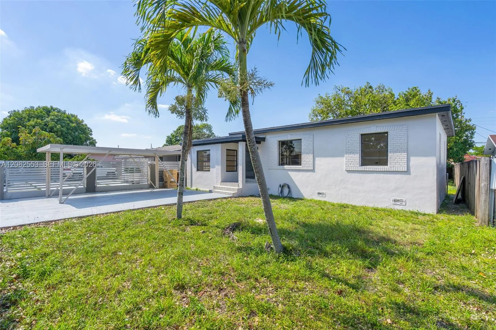 Foto de propiedad en 739 W 30th Street, Hialeah, FL 33012 Hialeah con MLS# 