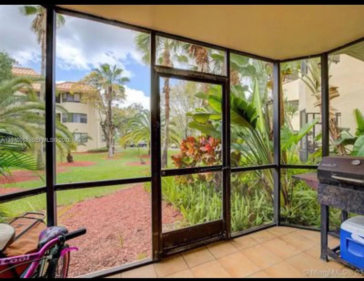 Foto de propiedad en 7401 NW 16th Street 108, Plantation, FL 33313 Plantation con MLS# 