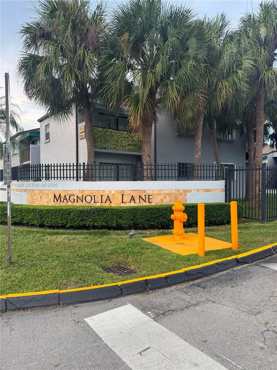 Foto de propiedad en 7401 SW 152nd Avenue 105-1, Miami, FL 33193 Miami con MLS# 