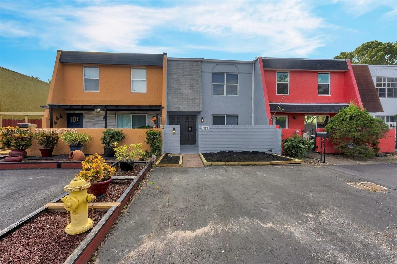 Foto de propiedad en 7402 NW 75th Street, Tamarac, FL 33321 Tamarac con MLS# 