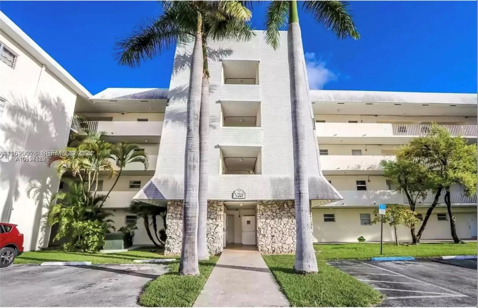 Foto de propiedad en 7410 SW 82nd Street K211, Miami, FL 33143 Miami con MLS# 