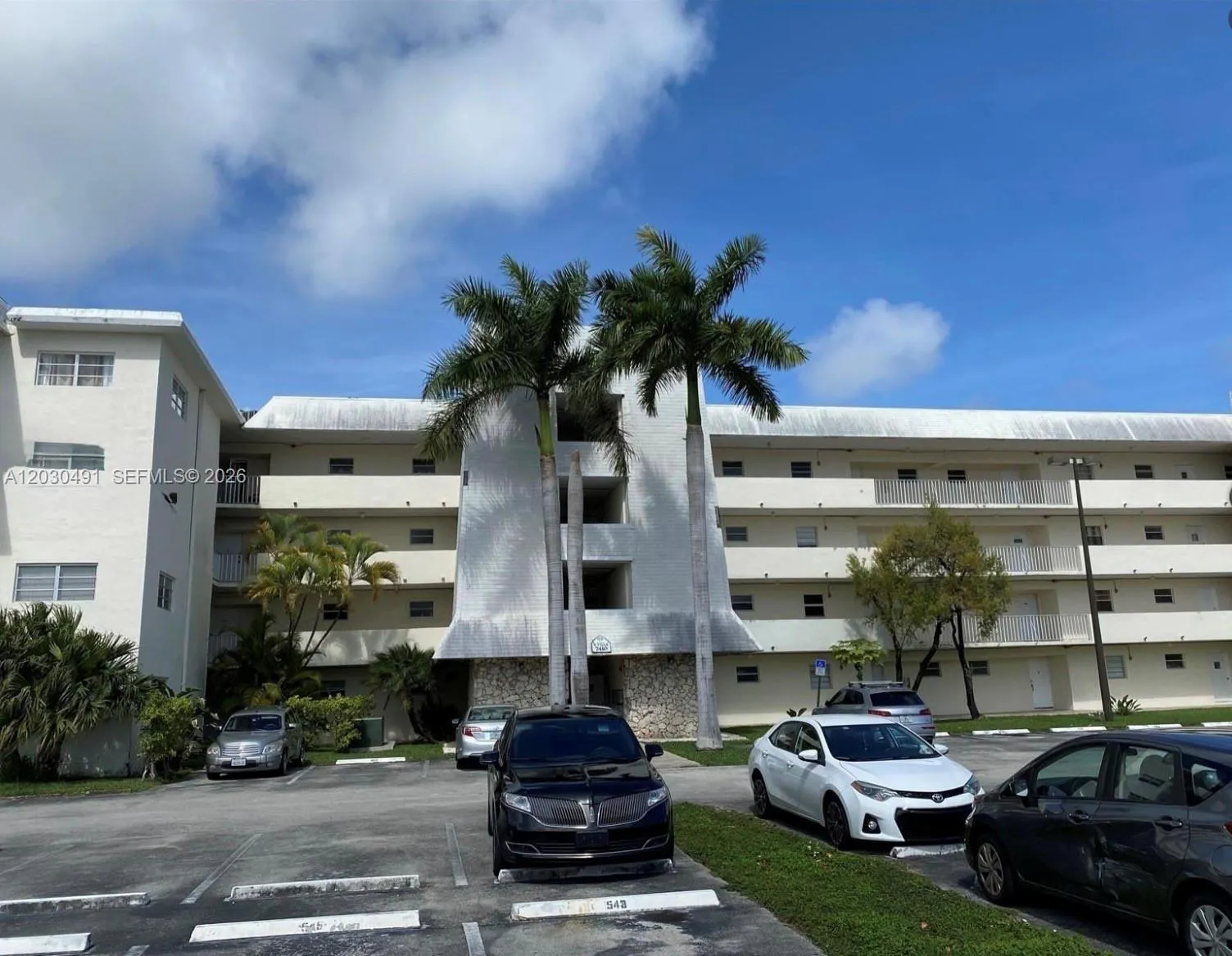 En Venta 7410 SW 82nd Street K401, Miami, FL 33143, Miami, FL 33143