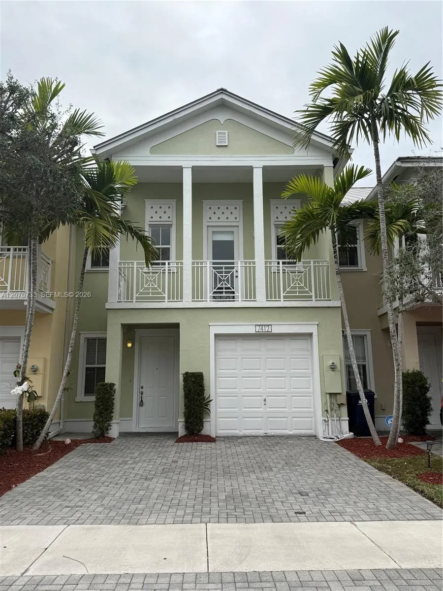 Foto de propiedad en 7412 NW 108th Path 0, Doral, FL 33178 Doral con MLS# 