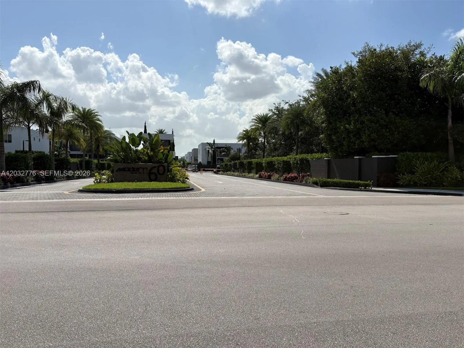 Foto de propiedad en 7433 NW 99th Avenue, Doral, FL 33178 Doral con MLS# 
