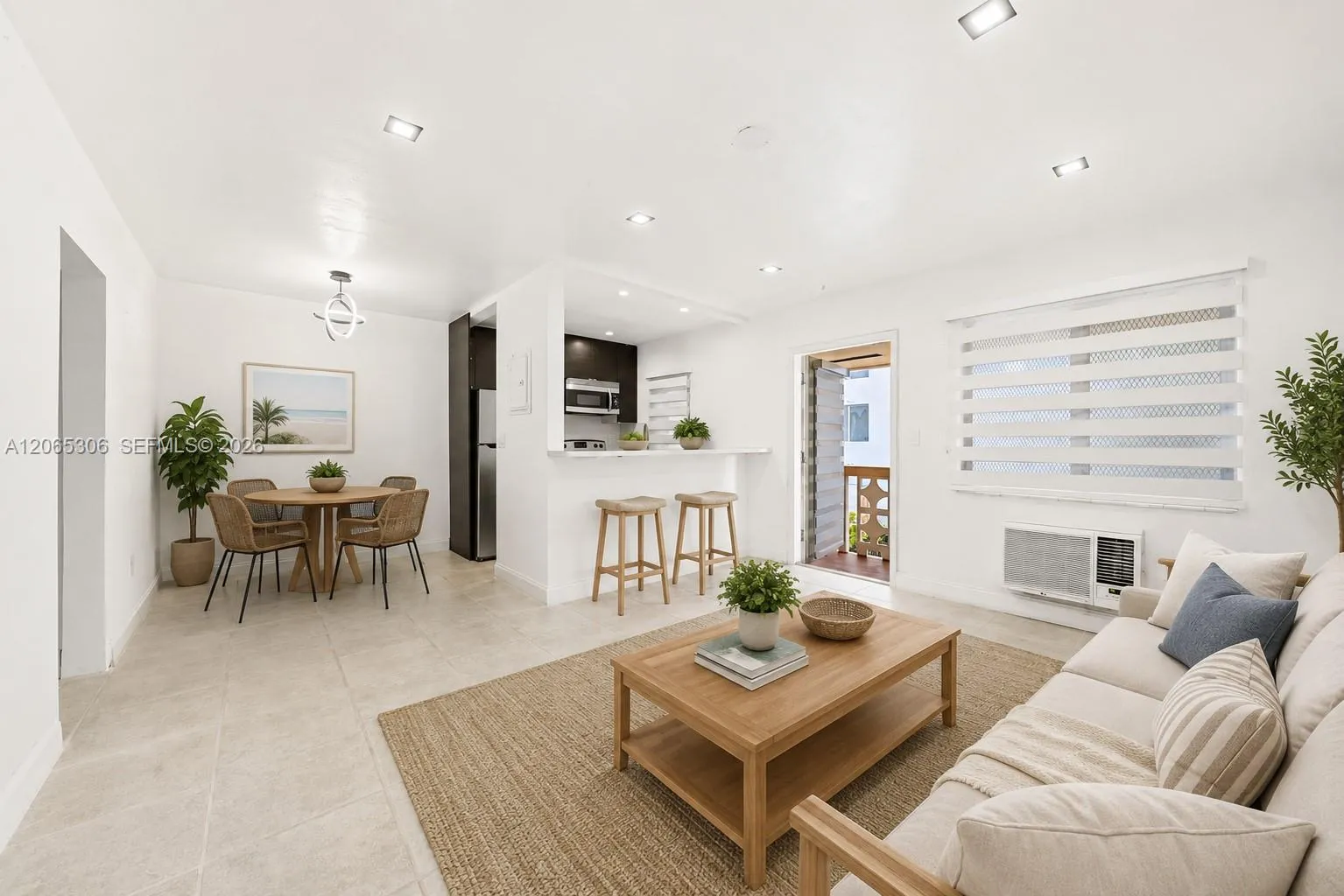 Foto de propiedad en 7434 Harding Avenue 9, Miami Beach, FL 33141 Miami Beach con MLS# 