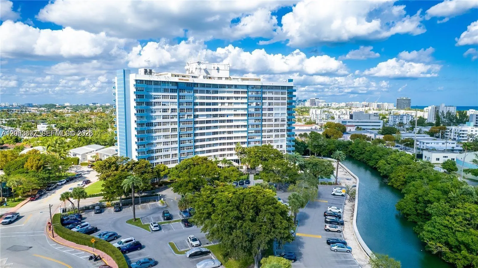 Foto de propiedad en 7441 Wayne Avenue 14D, Miami Beach, FL 33141 Miami Beach con MLS# 