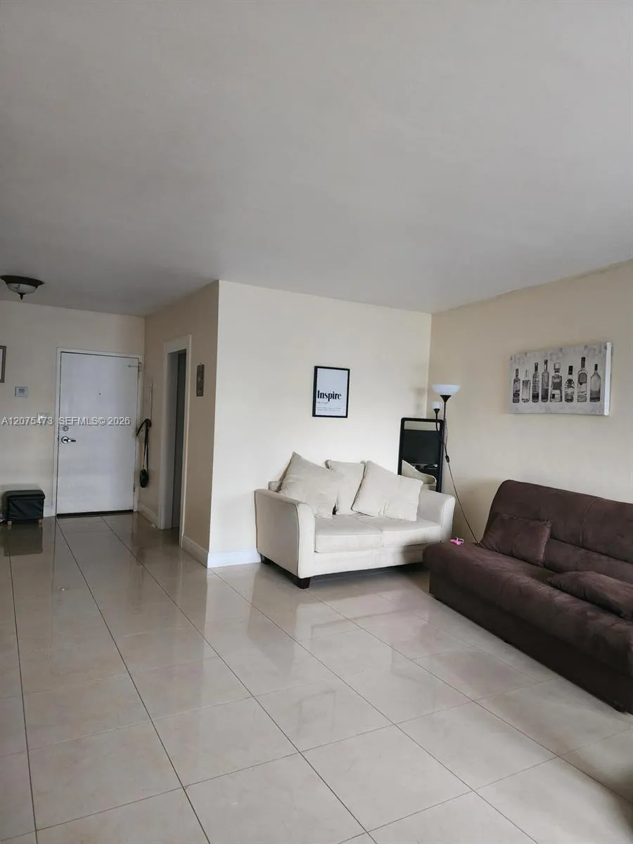 Foto de propiedad en 7441 Wayne Avenue 3O, Miami Beach, FL 33141 Miami Beach con MLS# 
