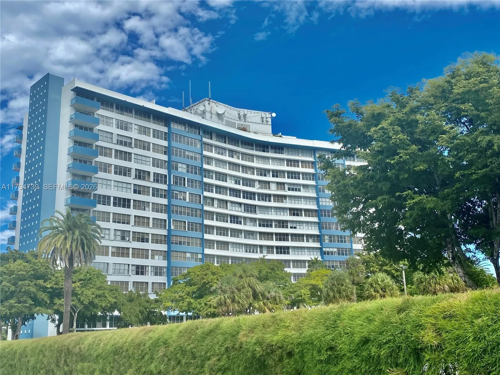 Foto de propiedad en 7441 Wayne Avenue 6B, Miami Beach, FL 33141 Miami Beach con MLS# 