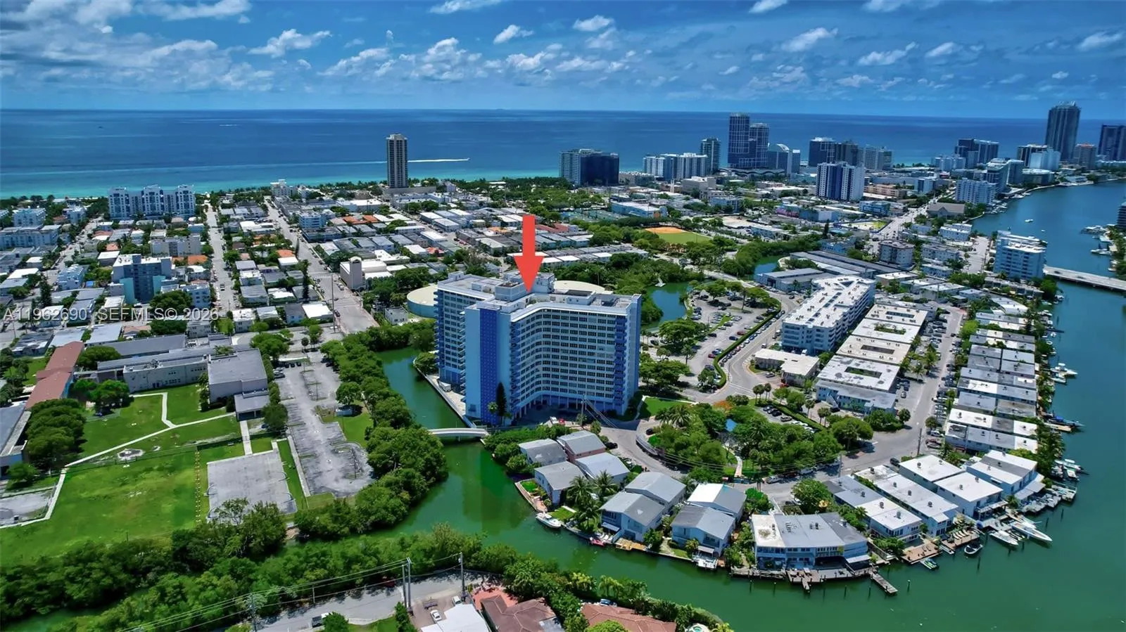 Foto de propiedad en 7441 Wayne Avenue 8J, Miami Beach, FL 33141 Miami Beach con MLS# 