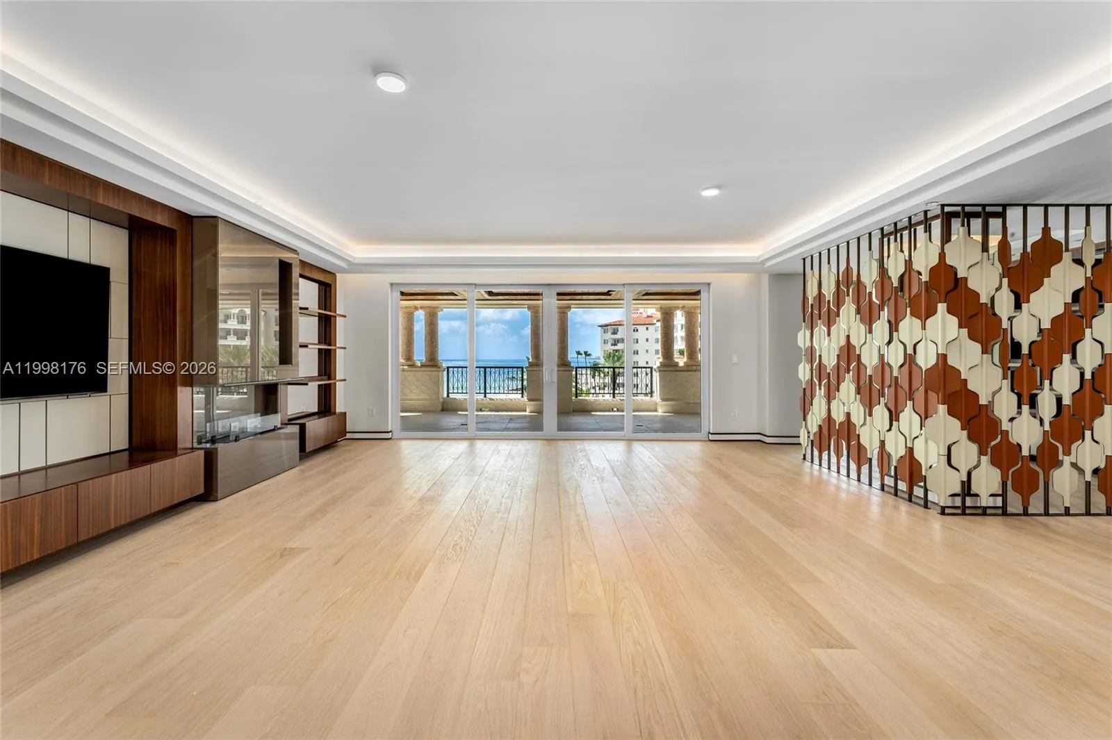 Foto de propiedad en 7445 Fisher Island Drive 7445, Miami Beach, FL 33109 Miami Beach con MLS# 