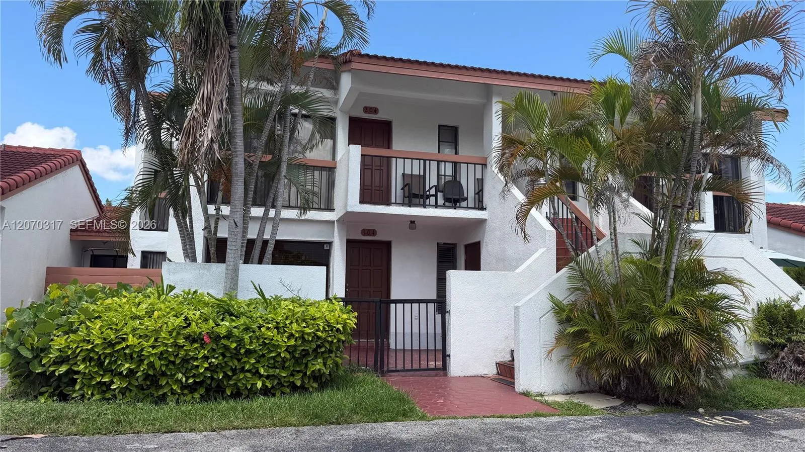 Foto de propiedad en 7445 SW 153rd Place 104-3, Miami, FL 33193 Miami con MLS# 