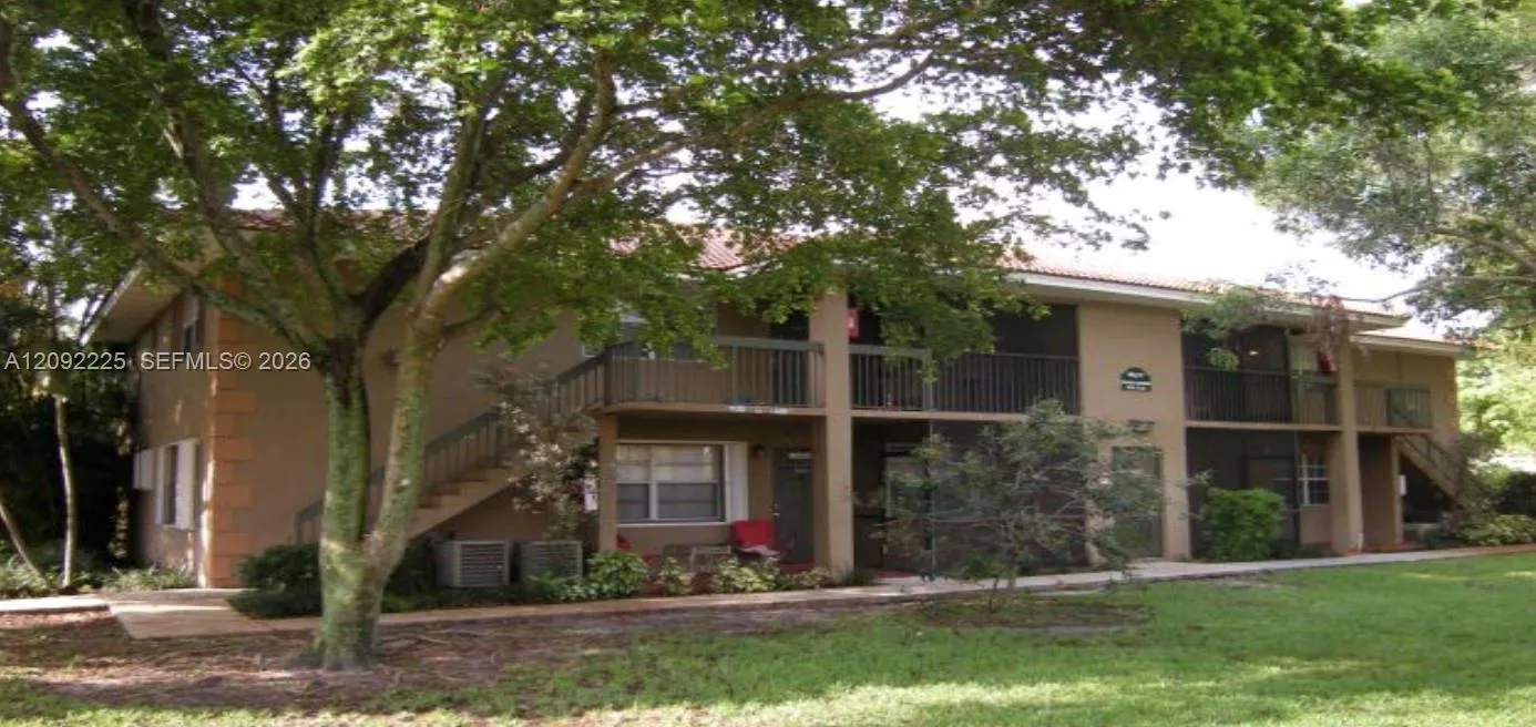 Foto de propiedad en 746 NW 103rd Terrace 204, Pembroke Pines, FL 33026 Pembroke Pines con MLS# 