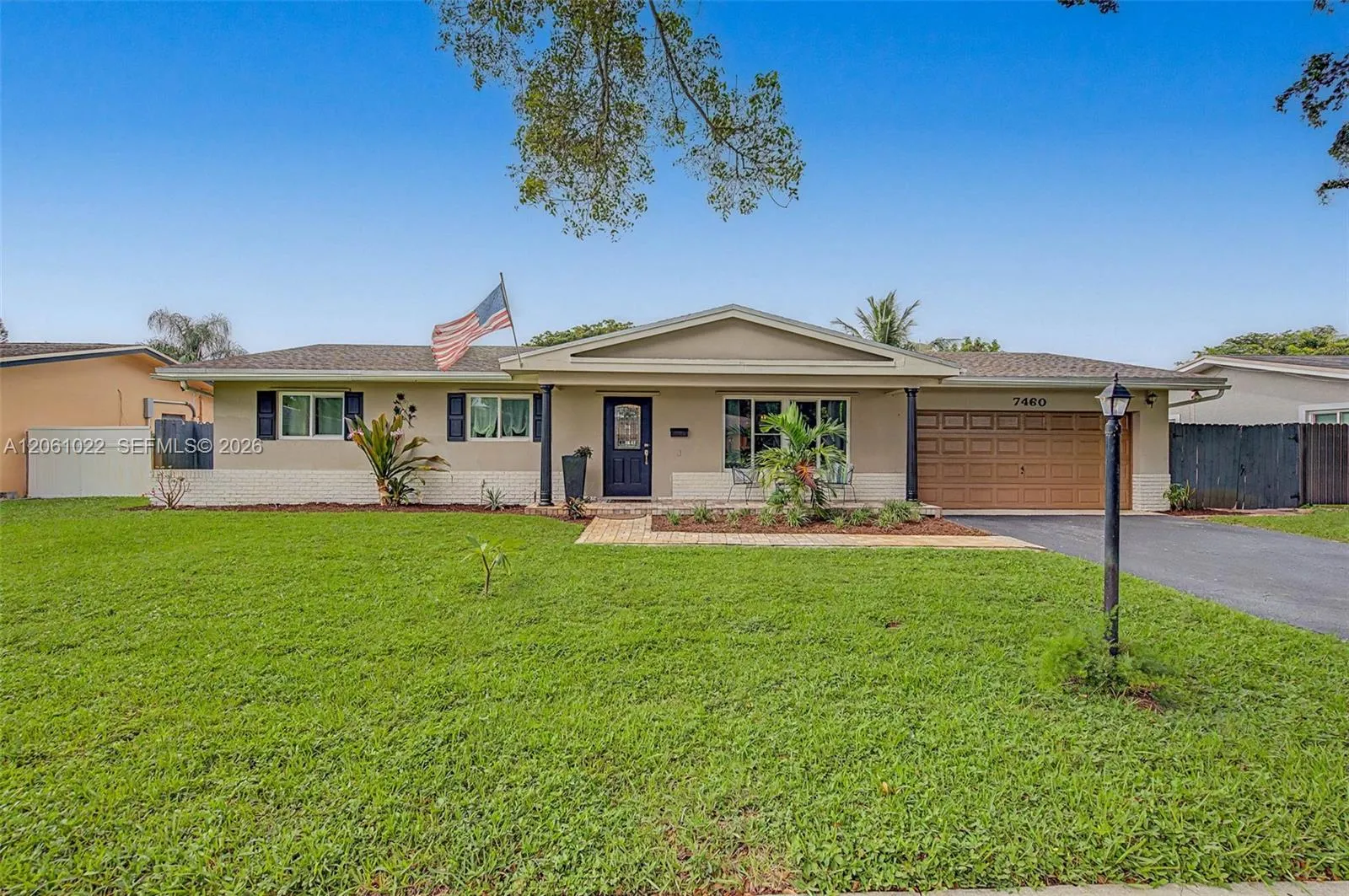 Foto de propiedad en 7460 NW 13th Street, Plantation, FL 33313 Plantation con MLS# 