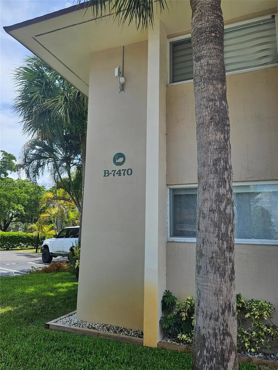 Foto de propiedad en 7470 Miami Lakes Drive B208, Miami Lakes, FL 33014 Miami Lakes con MLS# 