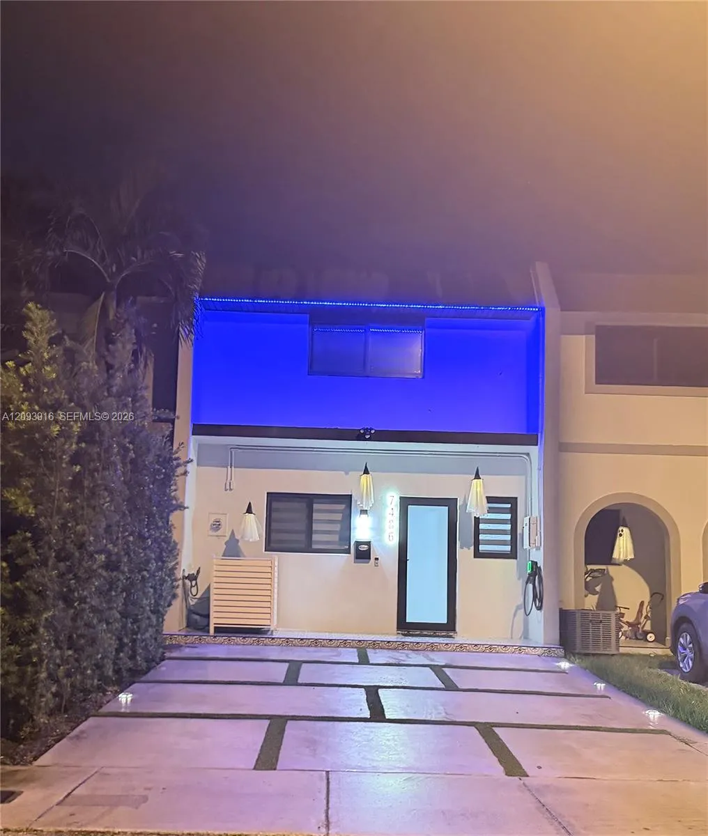 En Venta 7486 W 18th Avenue, Hialeah, FL 33014, Hialeah, FL 33014