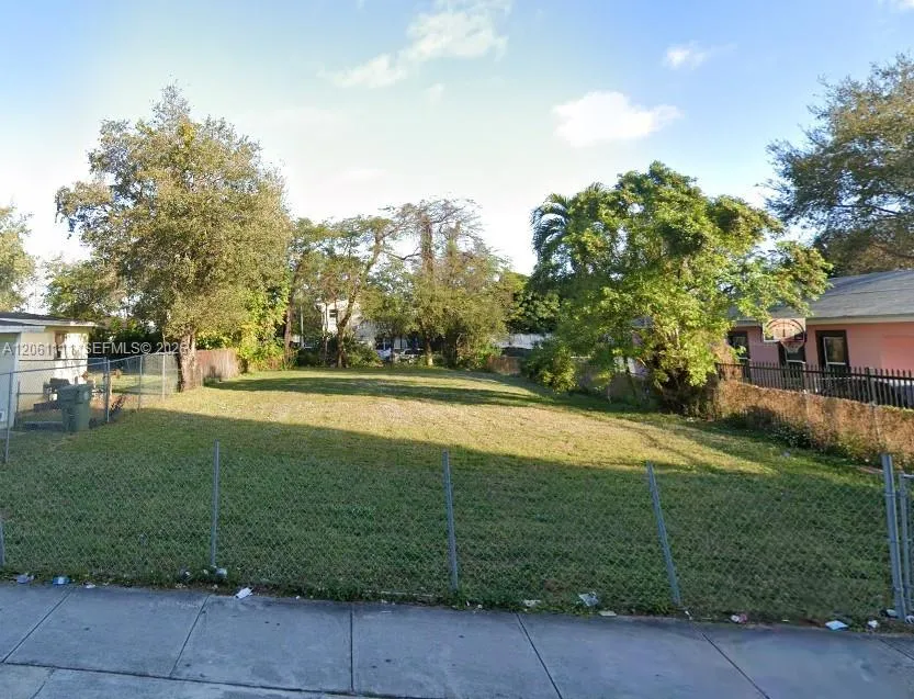 En Venta 749 NW 69th Street, Miami, FL 33150, Miami, FL 33150