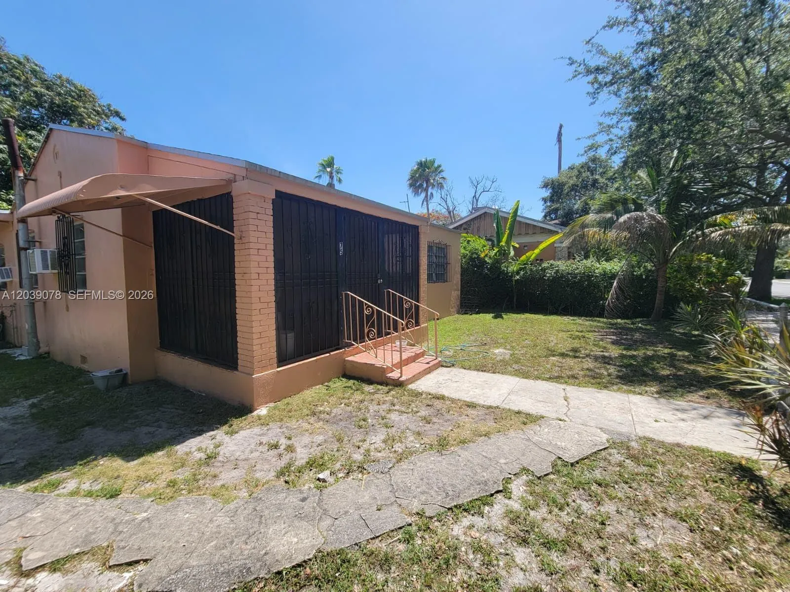 Foto de propiedad en 75 NE 49th Street, Miami, FL 33137 Miami con MLS# 