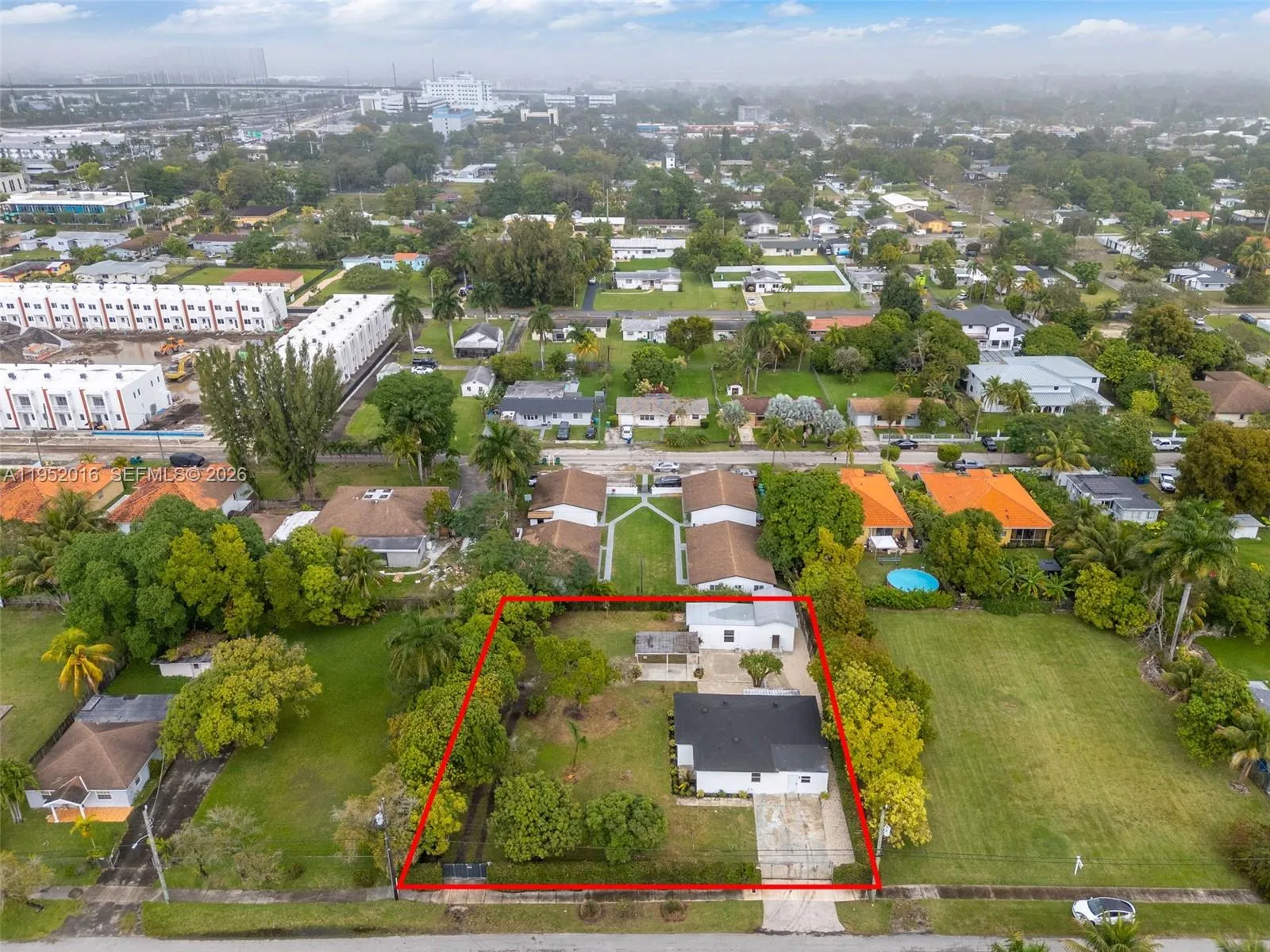 Vendido 75 NW 160th Street, Miami, FL 33169, Miami, FL 33169