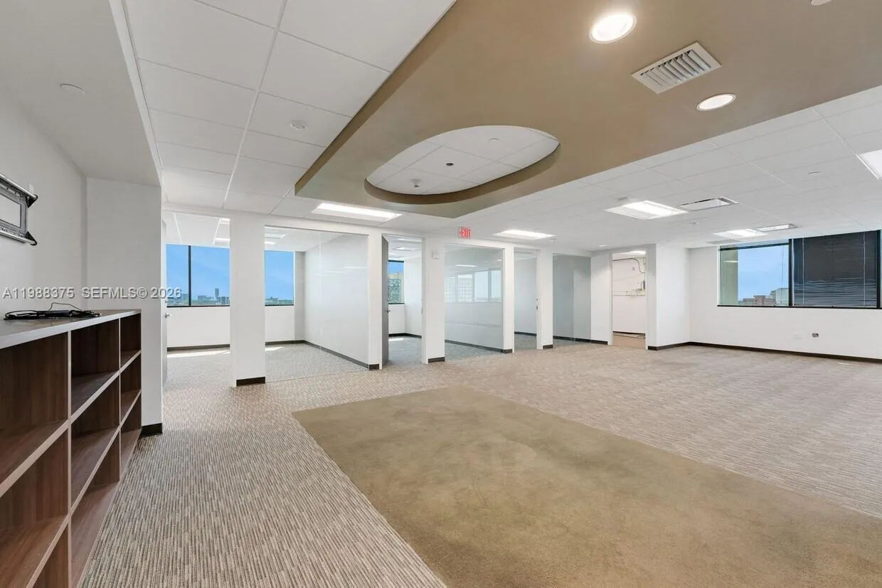 Foto de propiedad en 75 Valencia Avenue 1050, Coral Gables, FL 33134 Coral Gables con MLS# 
